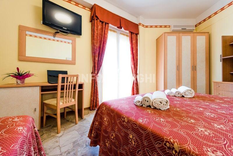 Hotel Marco Polo ベラーリア・イジェア・マリーナ エクステリア 写真